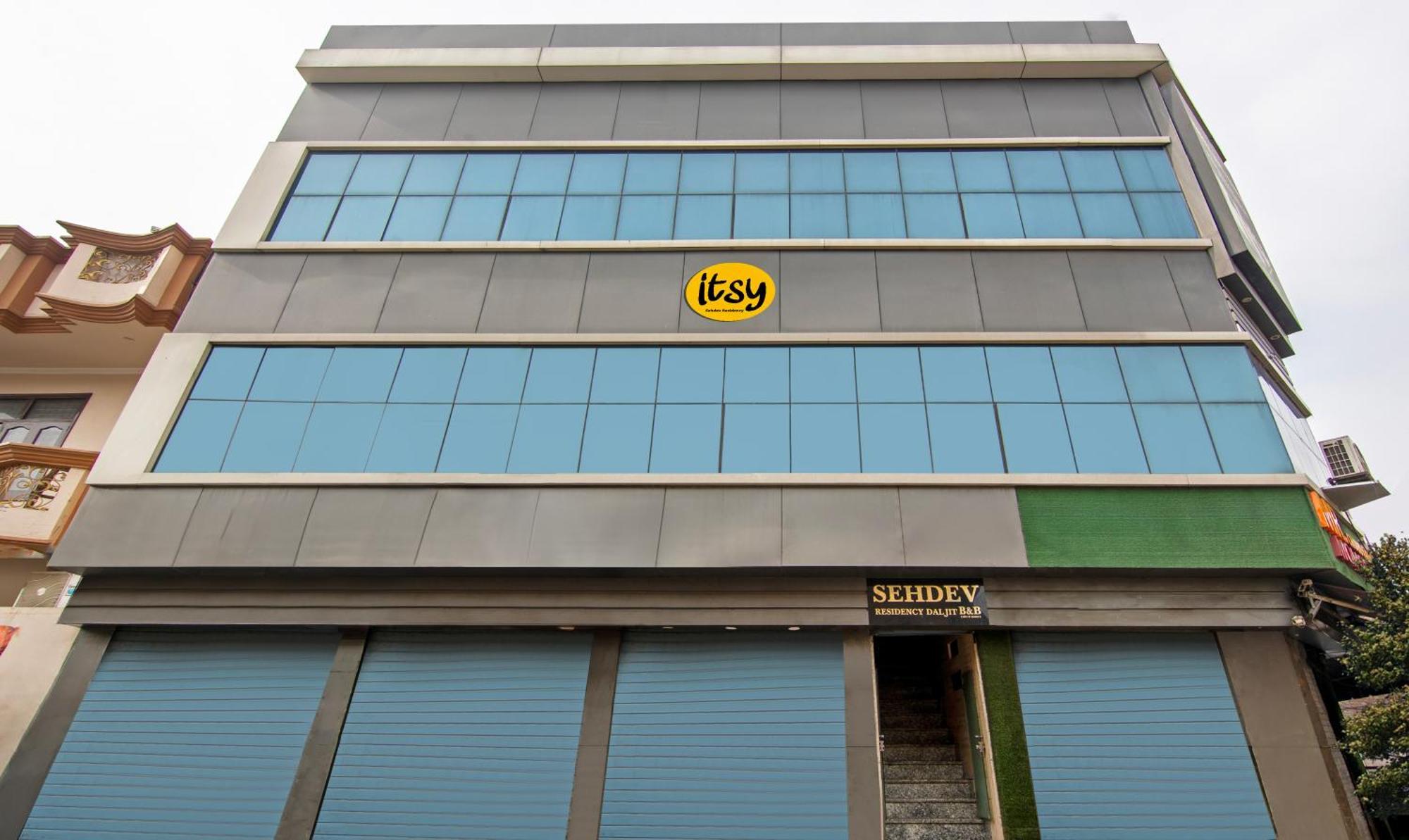 Itsy Hotels Sehdev Residency, Near Golden Temple アムリトサル エクステリア 写真