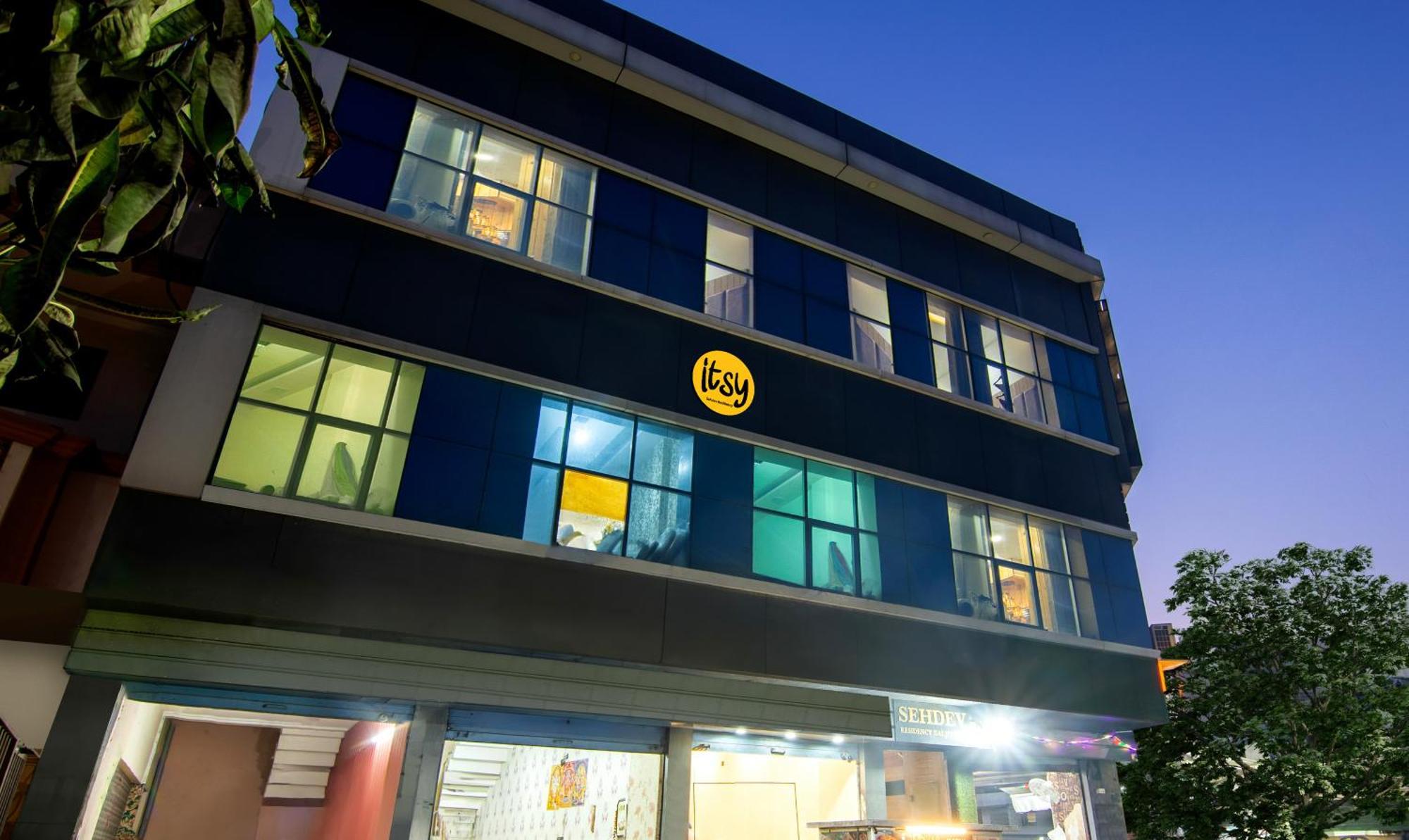 Itsy Hotels Sehdev Residency, Near Golden Temple アムリトサル エクステリア 写真