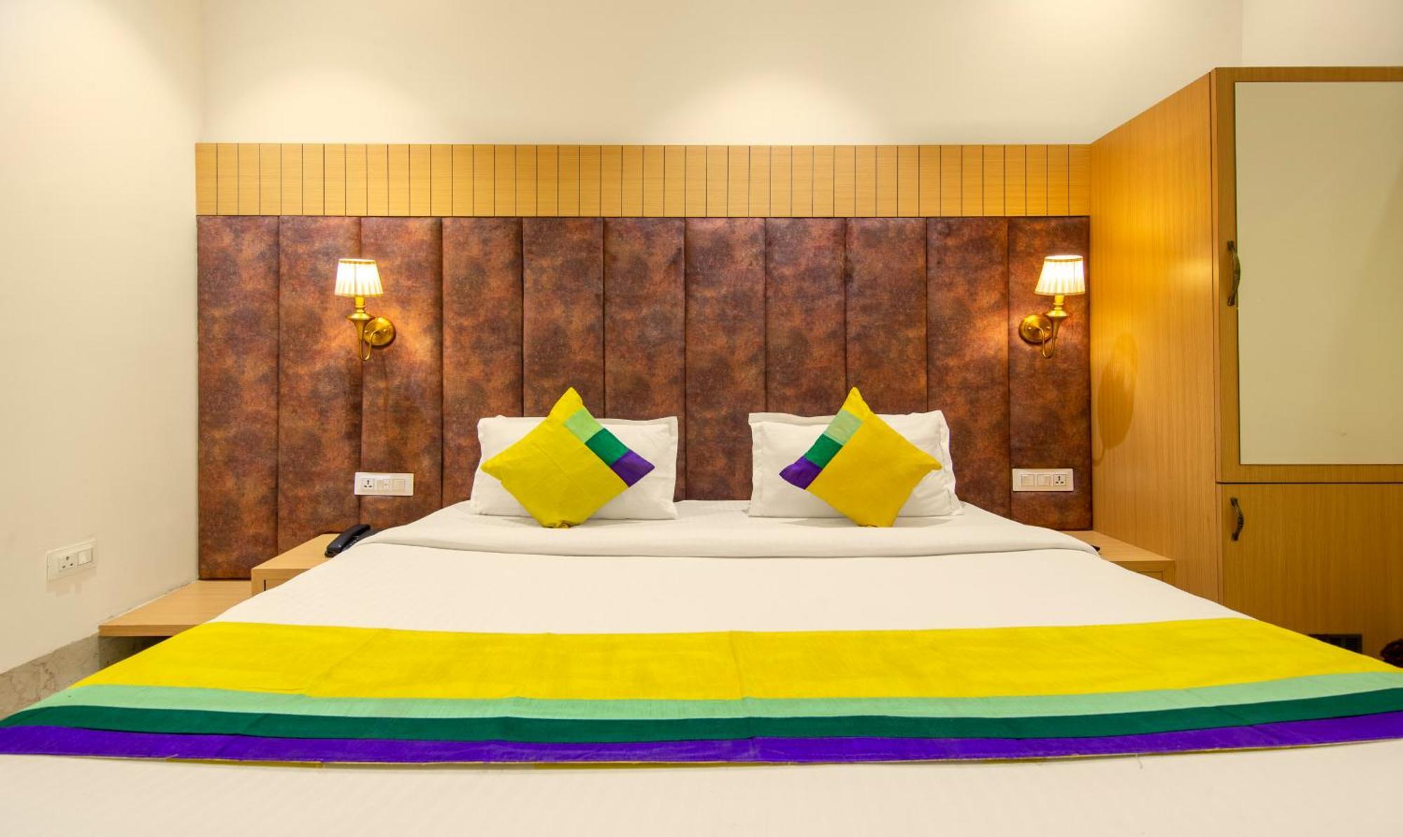 Itsy Hotels Sehdev Residency, Near Golden Temple アムリトサル エクステリア 写真