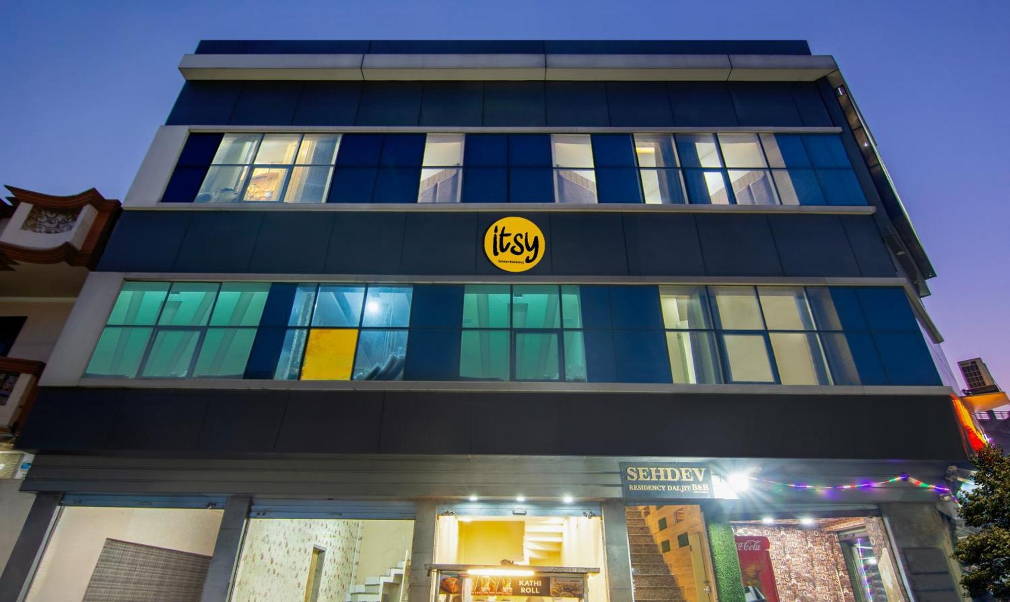 Itsy Hotels Sehdev Residency, Near Golden Temple アムリトサル エクステリア 写真